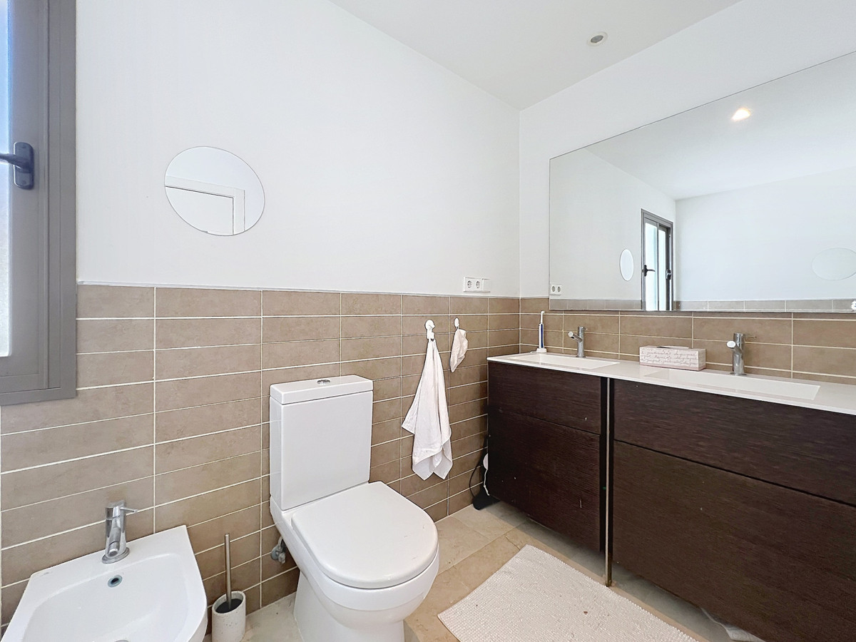 3 Bed Apartment for sale in Casares Costa Del Sol, Málaga, Spain