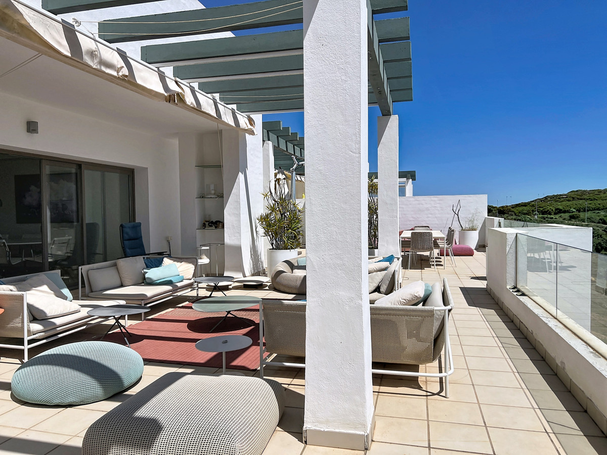 3 Bed Apartment for sale in Casares Costa Del Sol, Málaga, Spain