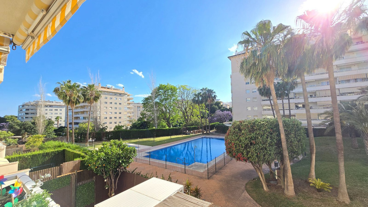 Se vende Apartamento Planta Baja de 3 dormitorios en Costa Del Sol, Málaga, España
