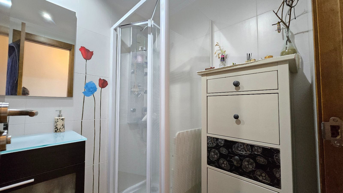 Se vende Apartamento Planta Baja de 3 dormitorios en Costa Del Sol, Málaga, España