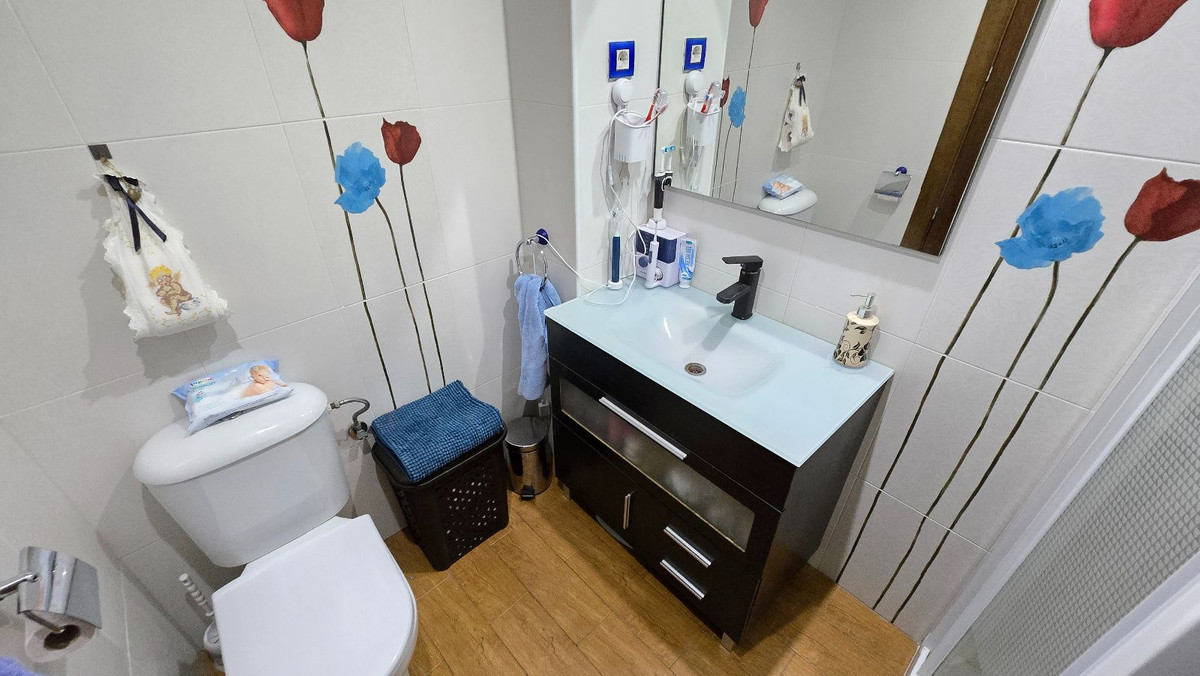 Se vende Apartamento Planta Baja de 3 dormitorios en Costa Del Sol, Málaga, España