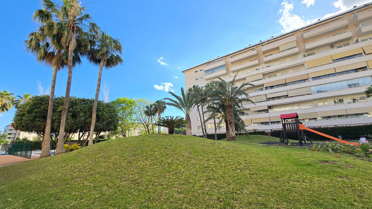 Se vende Apartamento Planta Baja de 3 dormitorios en Costa Del Sol, Málaga, España