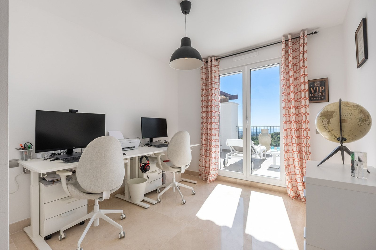3 Bed Apartment for sale in Marbella Costa Del Sol, Málaga, Spain