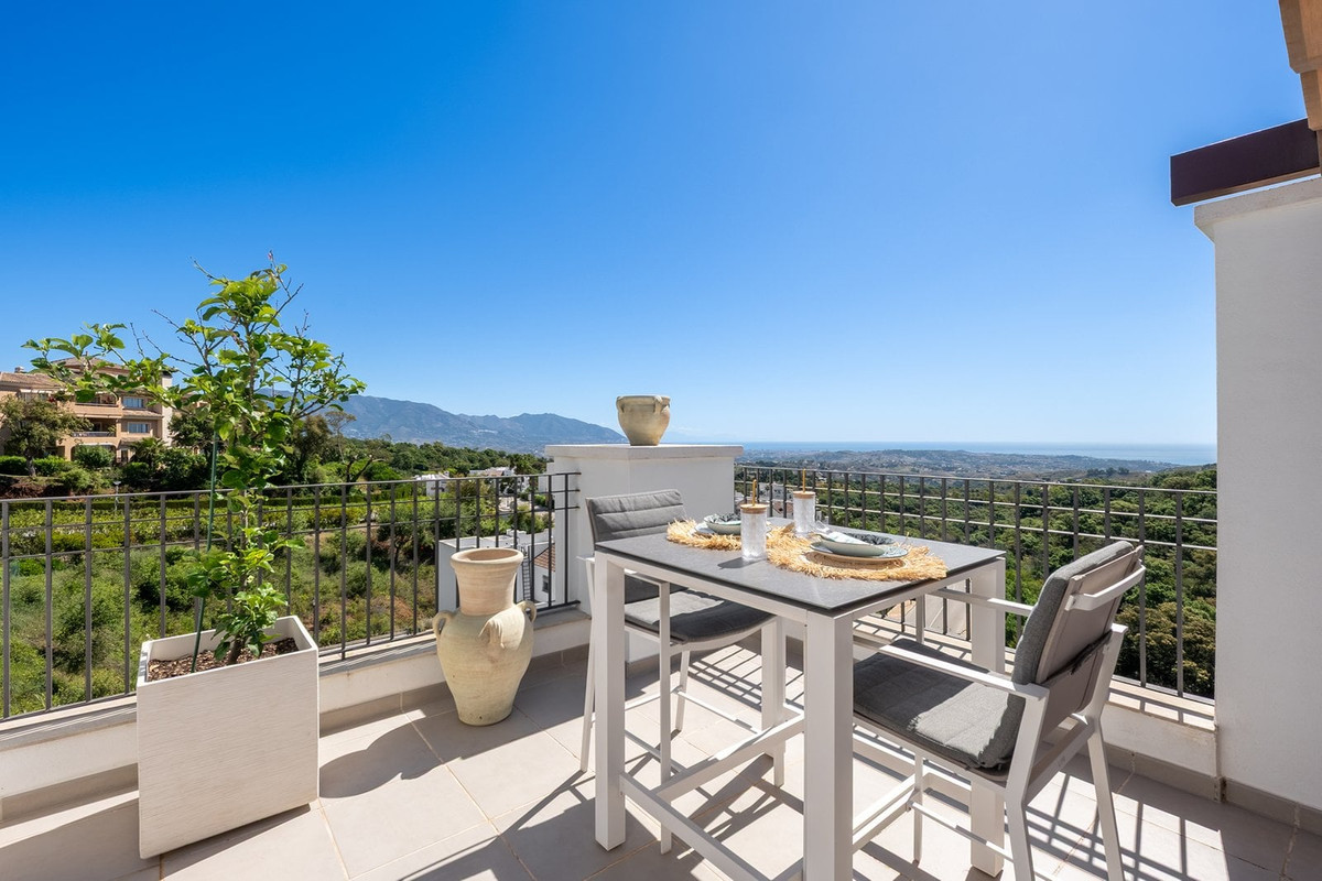 3 Bed Apartment for sale in Marbella Costa Del Sol, Málaga, Spain
