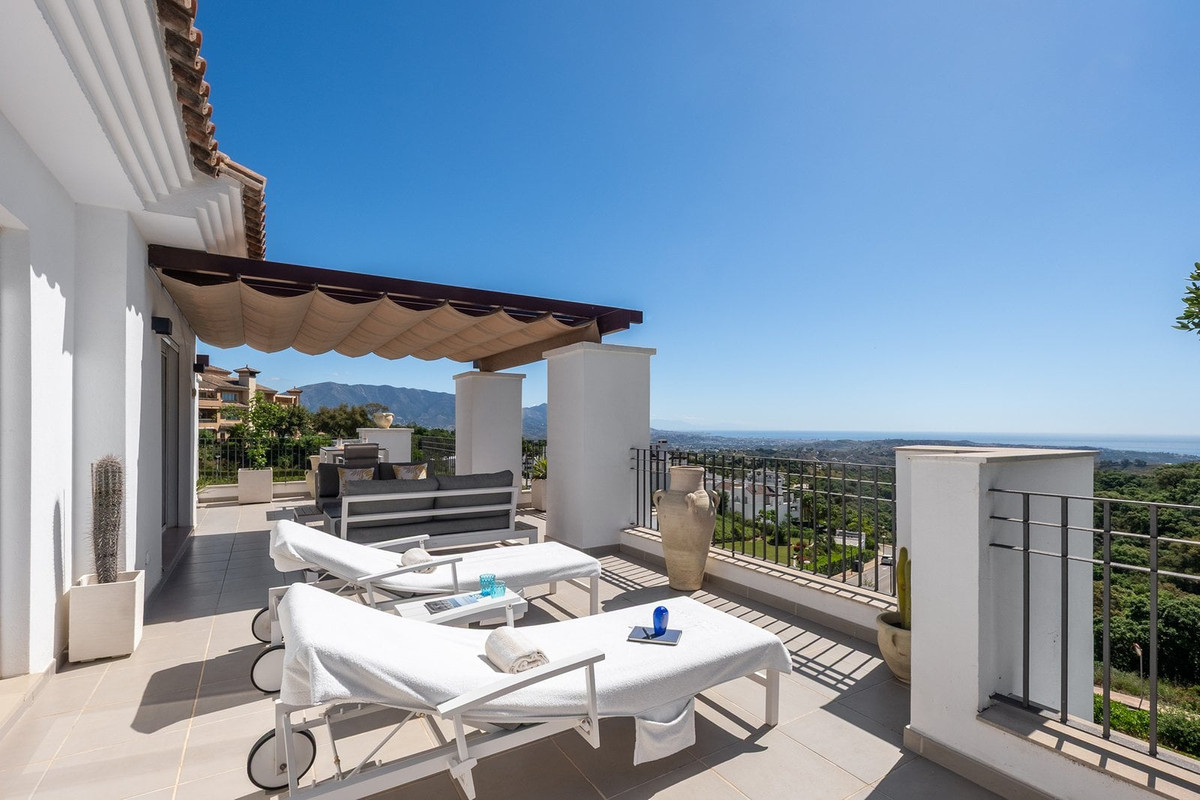 3 Bed Apartment for sale in Marbella Costa Del Sol, Málaga, Spain