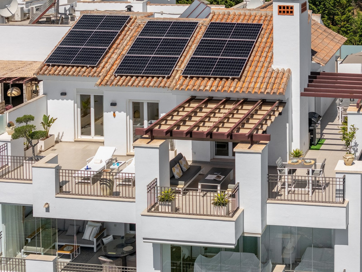 3 Bed Apartment for sale in Marbella Costa Del Sol, Málaga, Spain