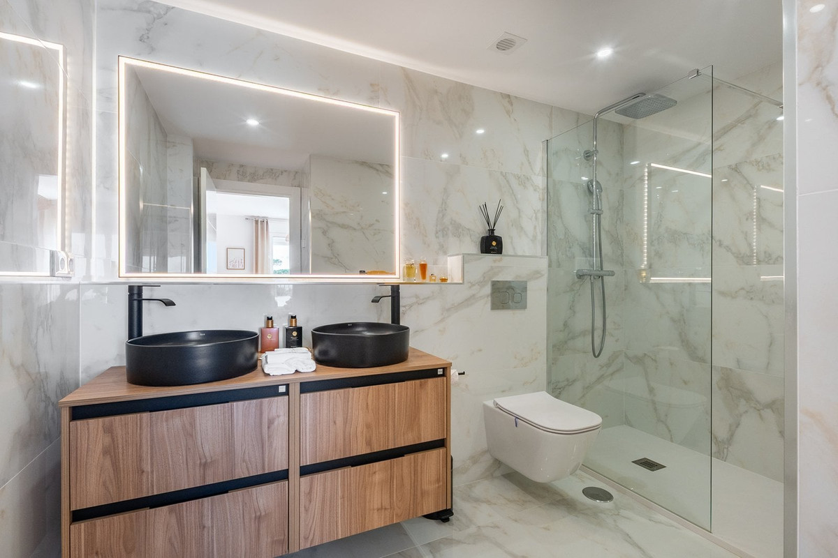 3 Bed Apartment for sale in Marbella Costa Del Sol, Málaga, Spain