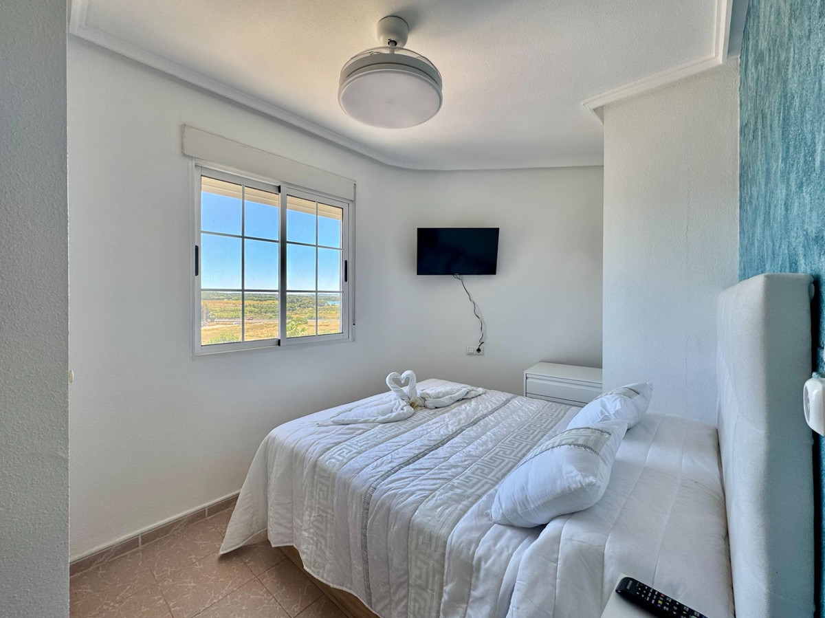 Se vende Apartamento Planta Media de 2 dormitorios en Costa Blanca, Alicante, España