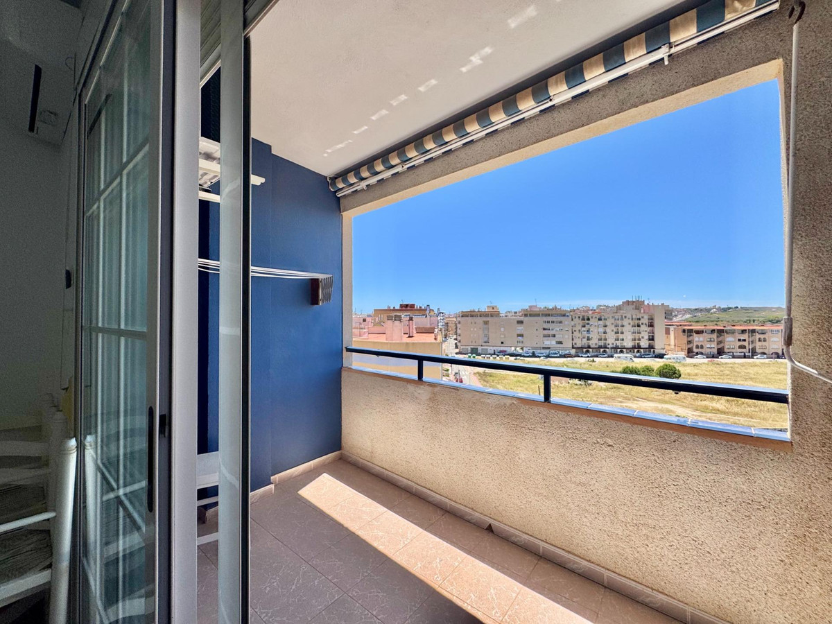 Se vende Apartamento Planta Media de 2 dormitorios en Costa Blanca, Alicante, España