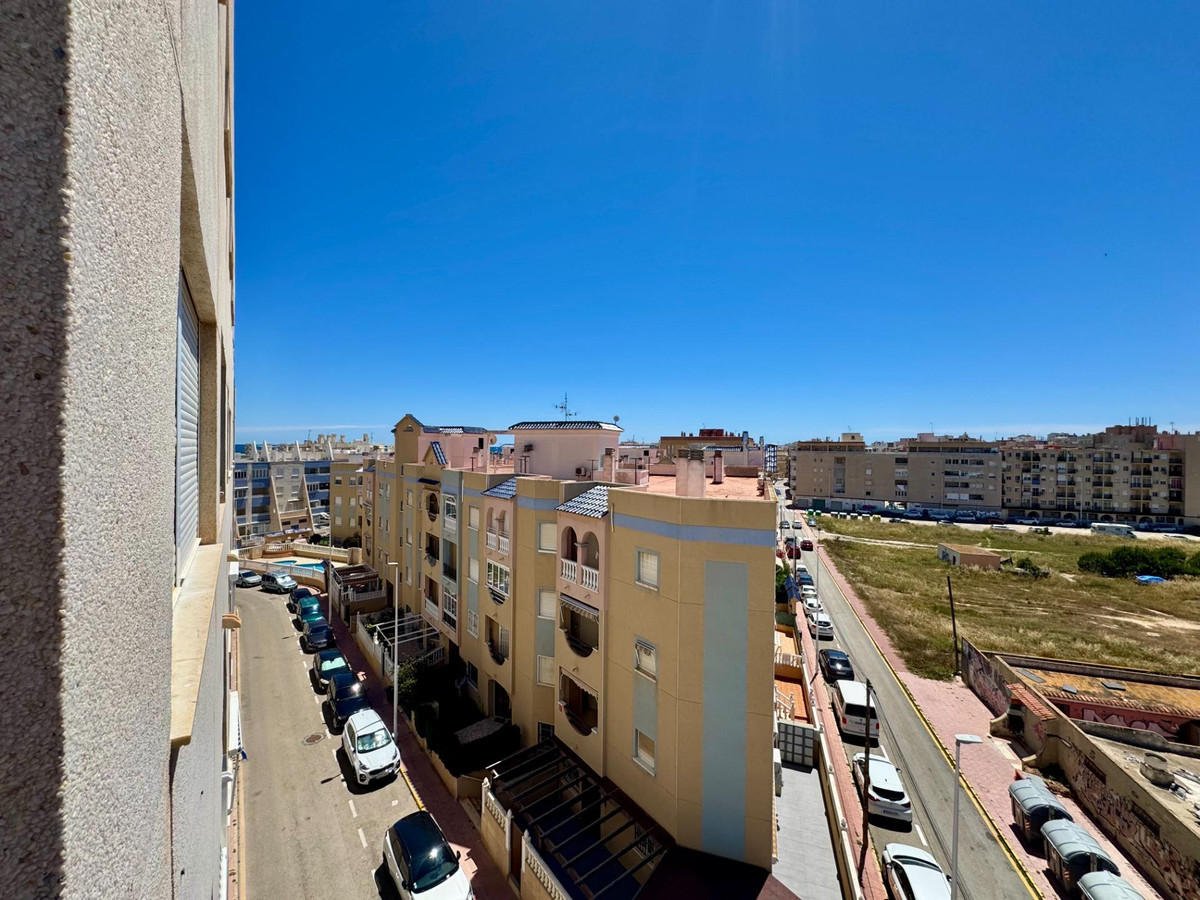 Se vende Apartamento Planta Media de 2 dormitorios en Costa Blanca, Alicante, España