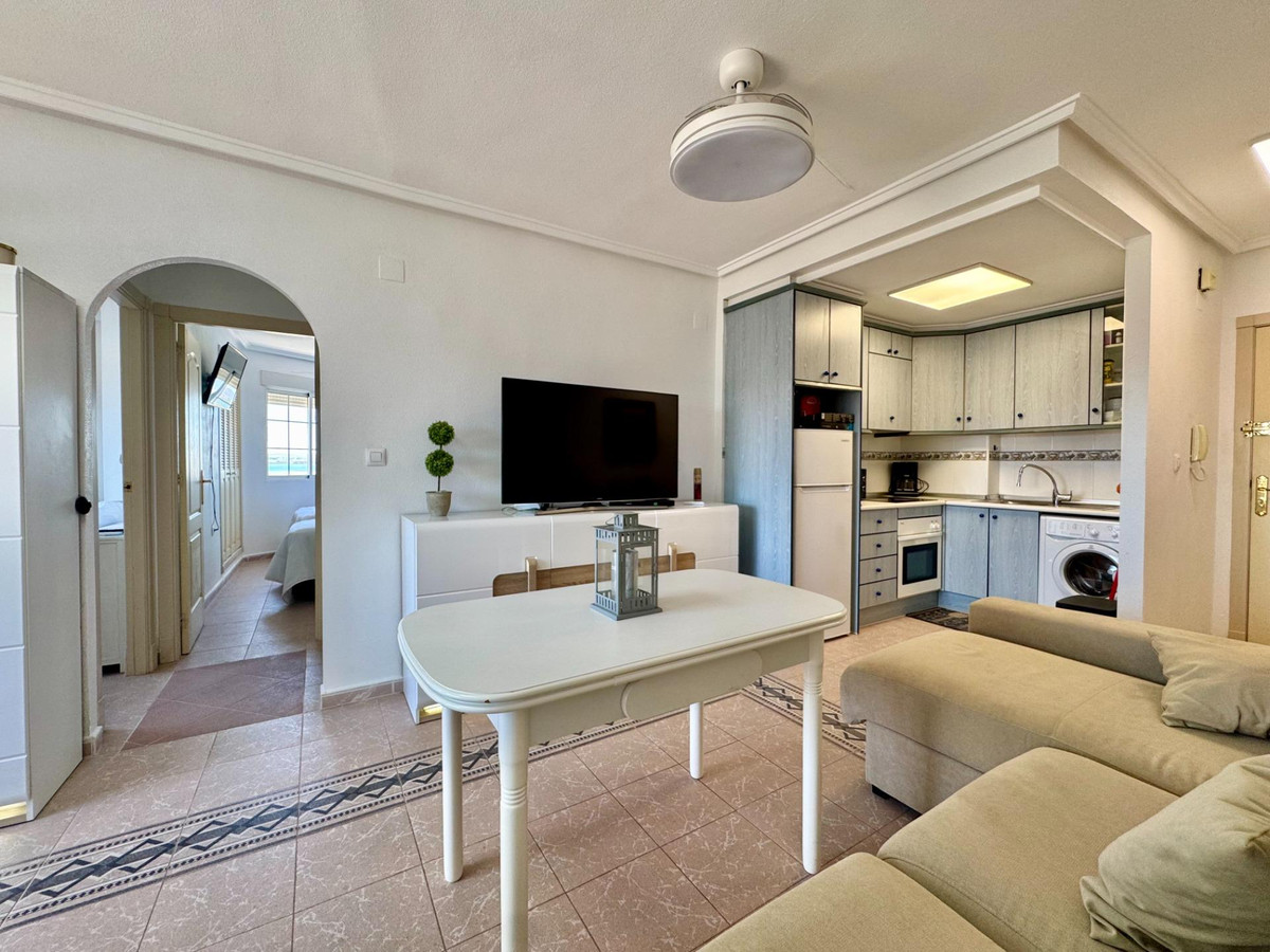 Se vende Apartamento Planta Media de 2 dormitorios en Costa Blanca, Alicante, España