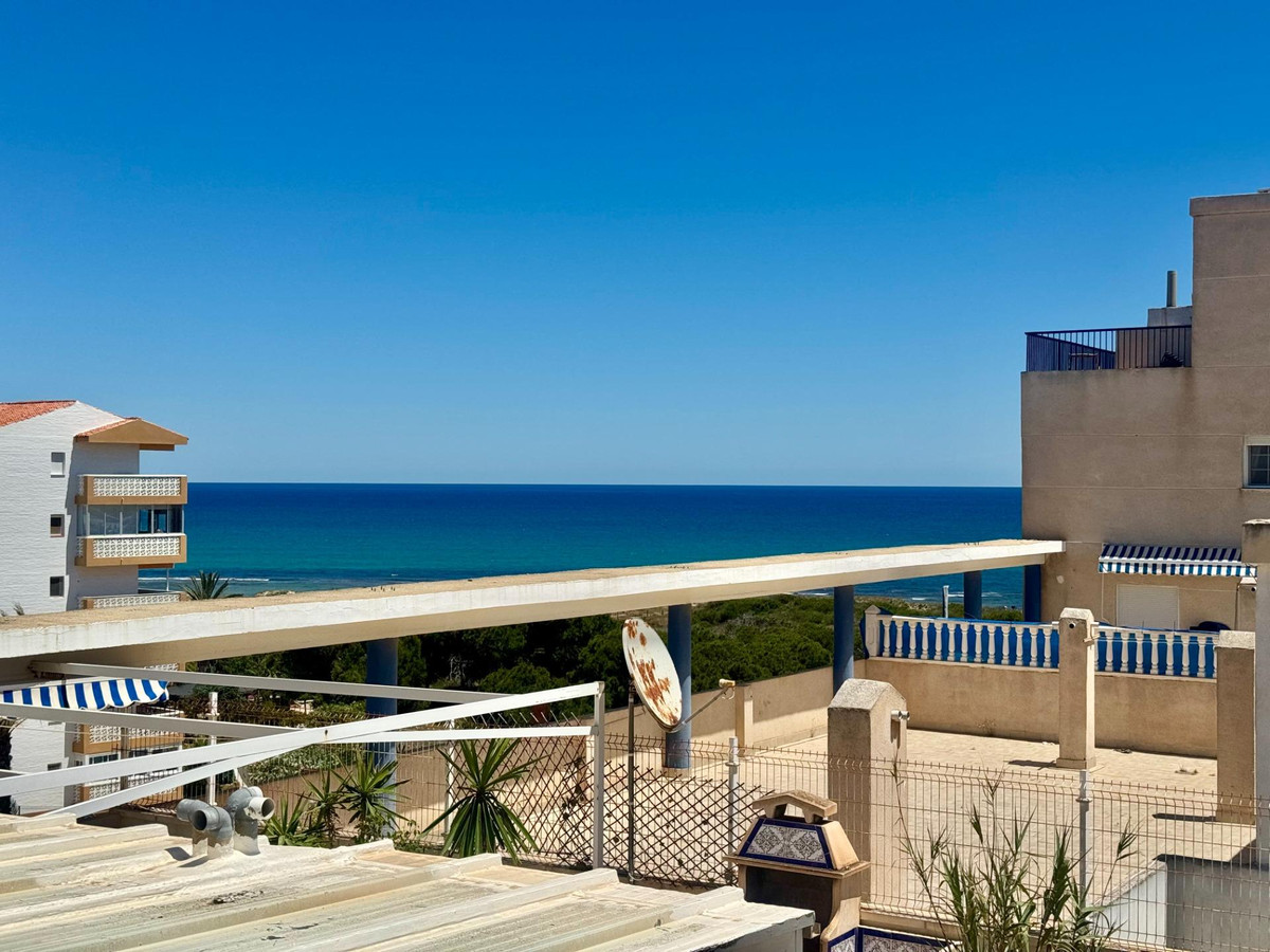 Se vende Apartamento Planta Media de 2 dormitorios en Costa Blanca, Alicante, España