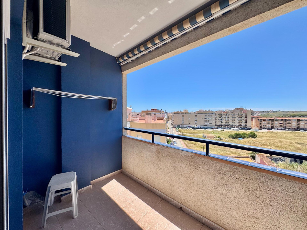 Se vende Apartamento Planta Media de 2 dormitorios en Costa Blanca, Alicante, España
