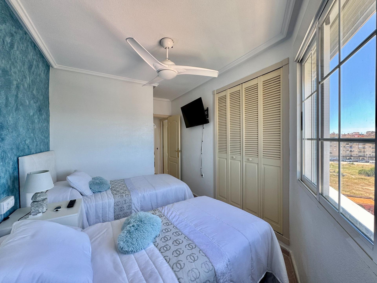 Se vende Apartamento Planta Media de 2 dormitorios en Costa Blanca, Alicante, España