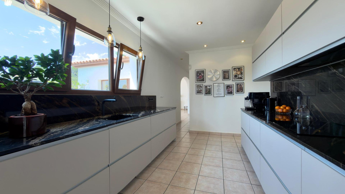 5 Bed Townhouse for sale in Altea Costa Blanca, Alicante, Spain