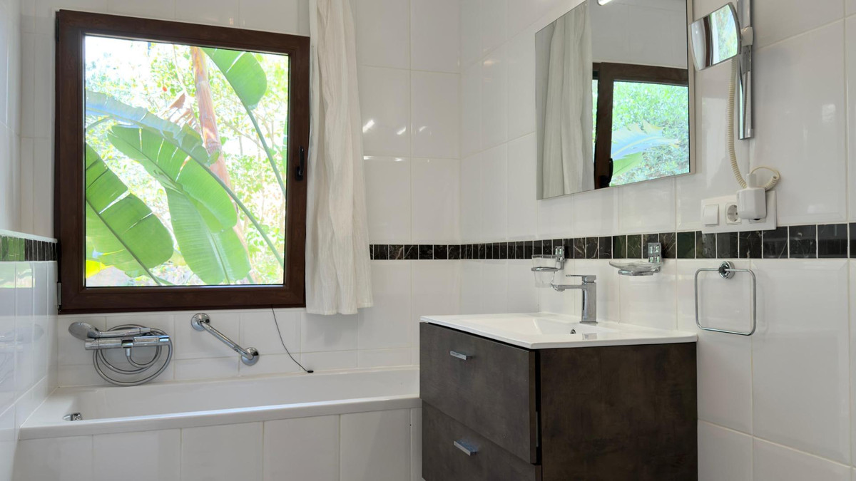 5 Bed Townhouse for sale in Altea Costa Blanca, Alicante, Spain