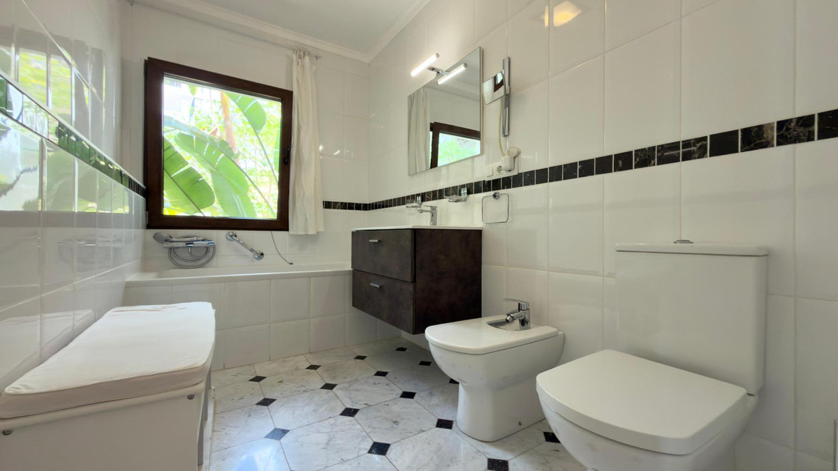 5 Bed Townhouse for sale in Altea Costa Blanca, Alicante, Spain