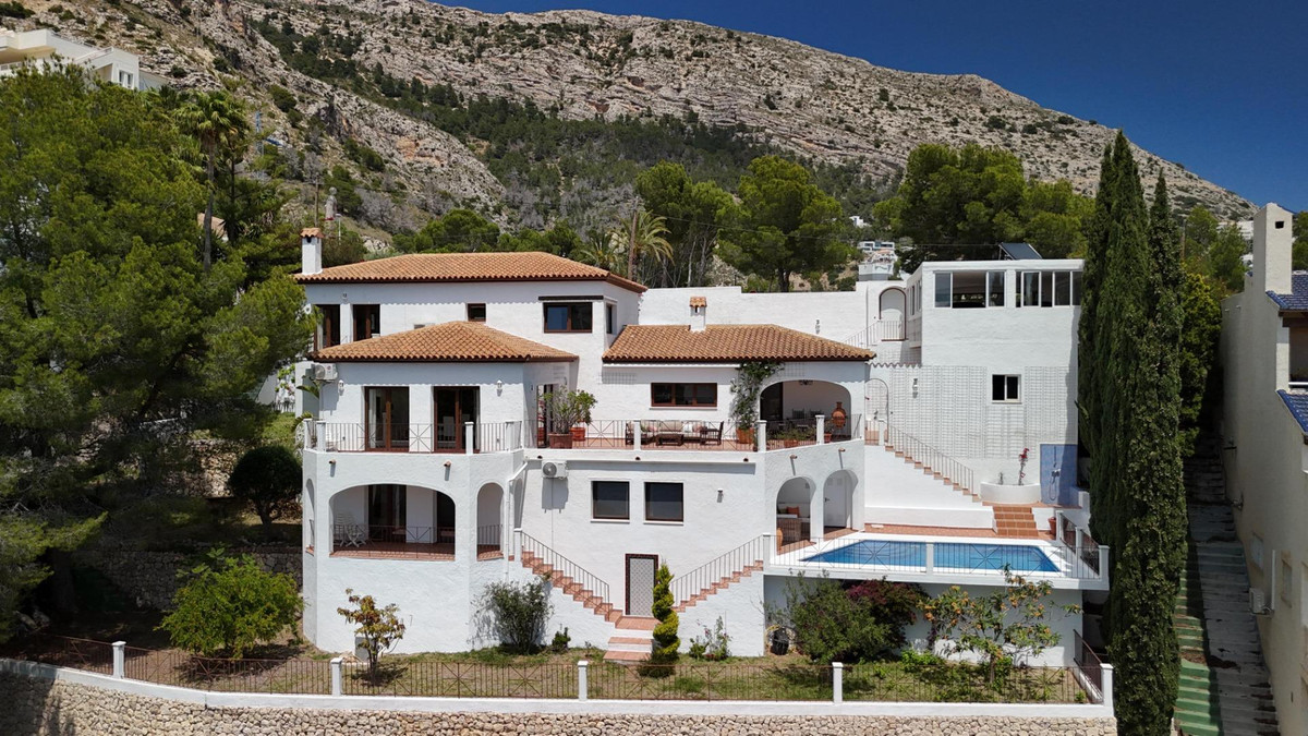 5 Bed Townhouse for sale in Altea Costa Blanca, Alicante, Spain