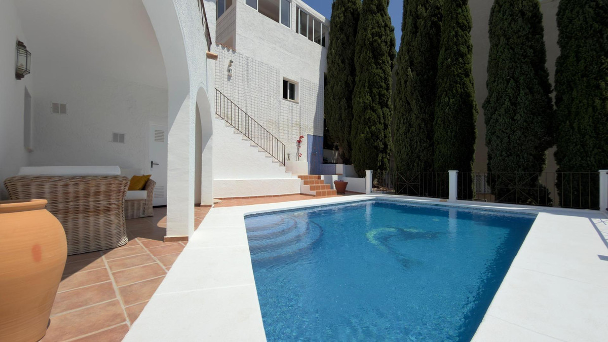 5 Bed Townhouse for sale in Altea Costa Blanca, Alicante, Spain