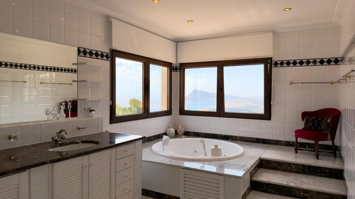 5 Bed Townhouse for sale in Altea Costa Blanca, Alicante, Spain