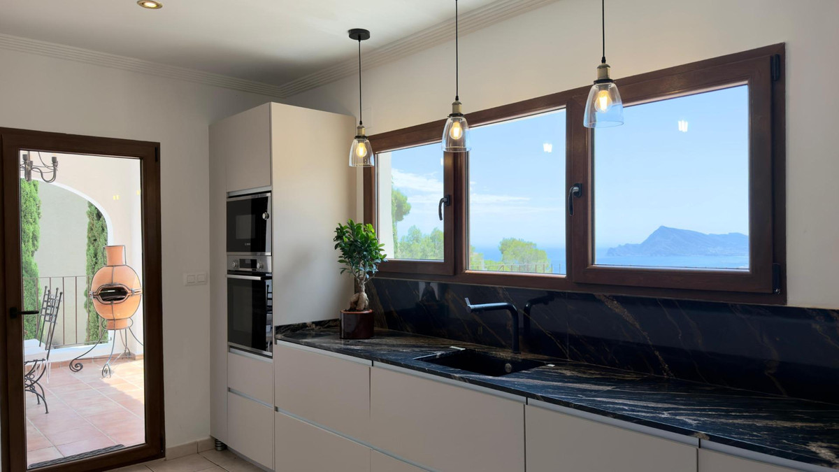 5 Bed Townhouse for sale in Altea Costa Blanca, Alicante, Spain