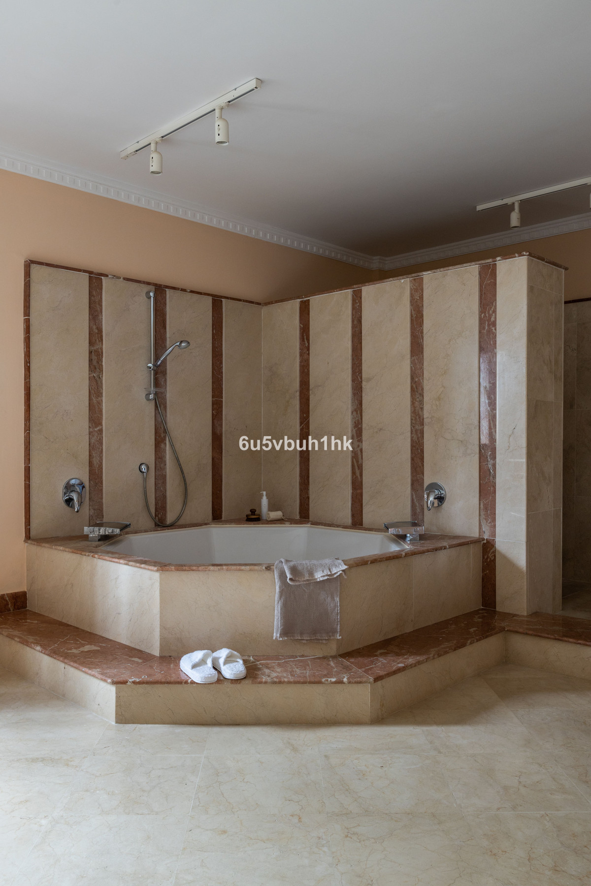 13 Bed Townhouse for sale in Alhaurín El Grande Costa Del Sol, Málaga, Spain