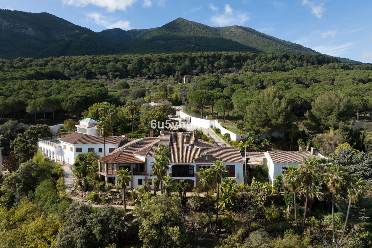 13 Bed Townhouse for sale in Alhaurín El Grande Costa Del Sol, Málaga, Spain