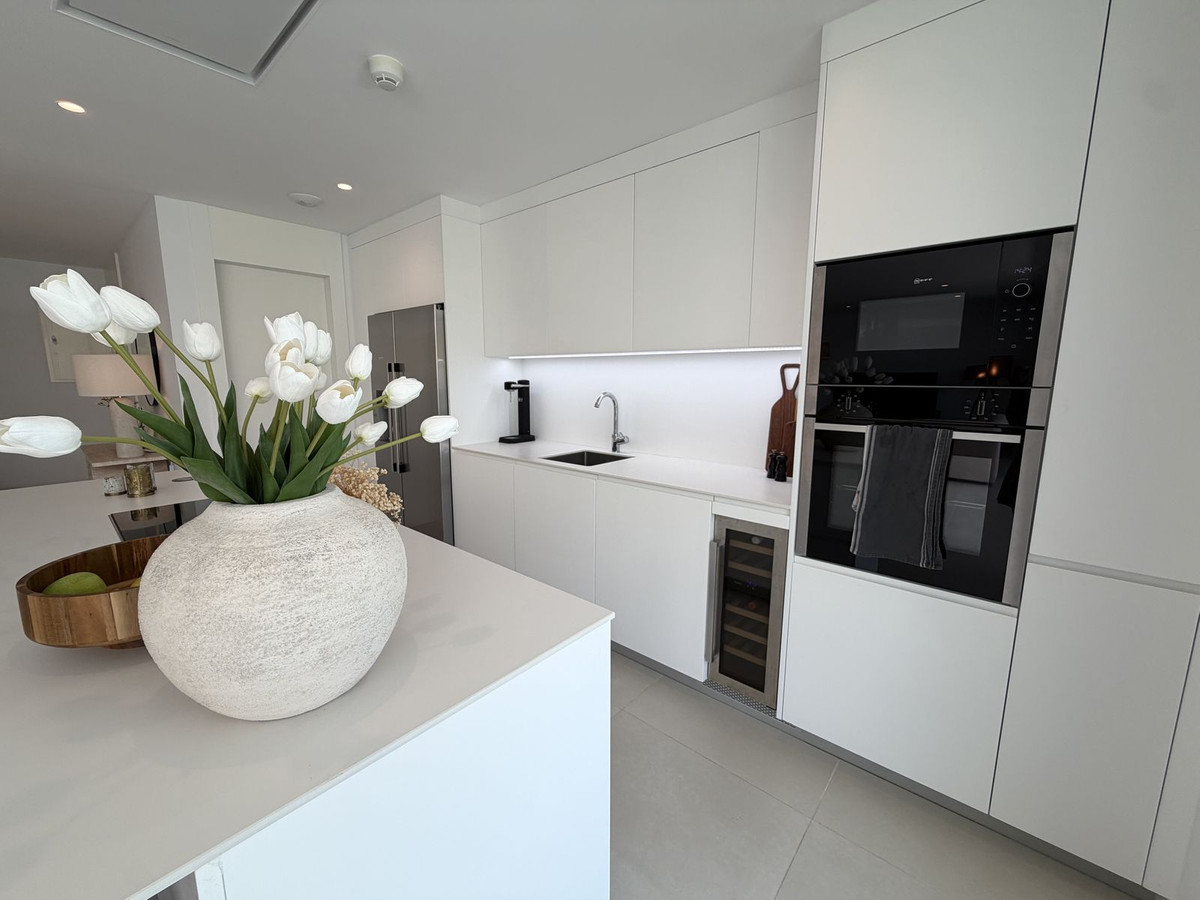 3 Bed Apartment for sale in Fuengirola Costa Del Sol, Málaga, Spain