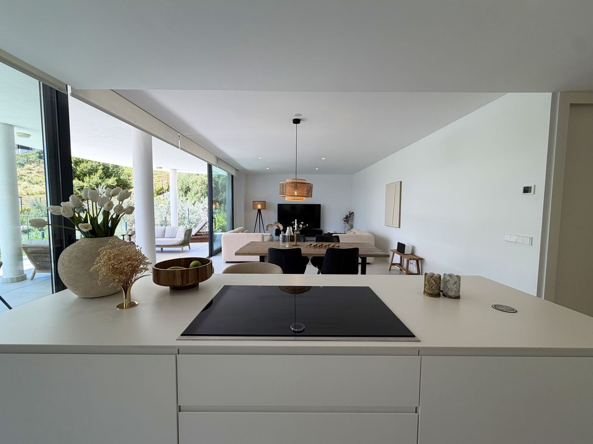 3 Bed Apartment for sale in Fuengirola Costa Del Sol, Málaga, Spain