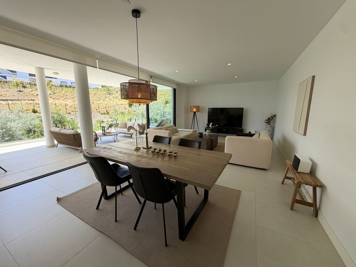 3 Bed Apartment for sale in Fuengirola Costa Del Sol, Málaga, Spain