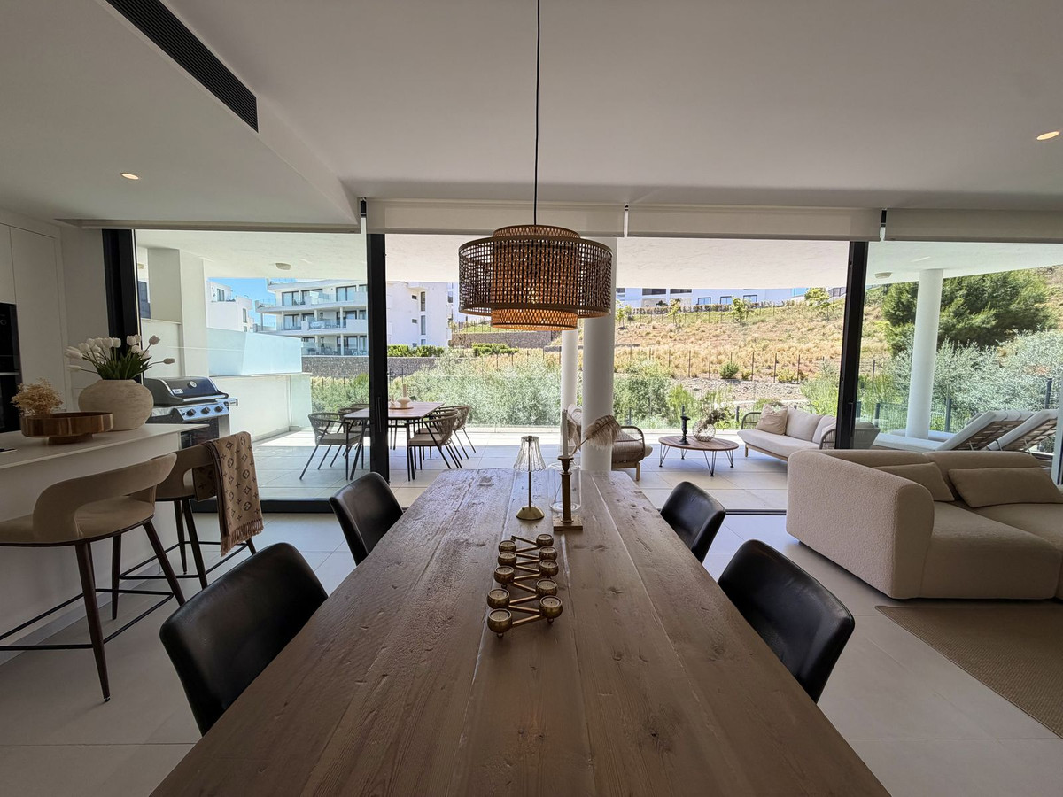 3 Bed Apartment for sale in Fuengirola Costa Del Sol, Málaga, Spain