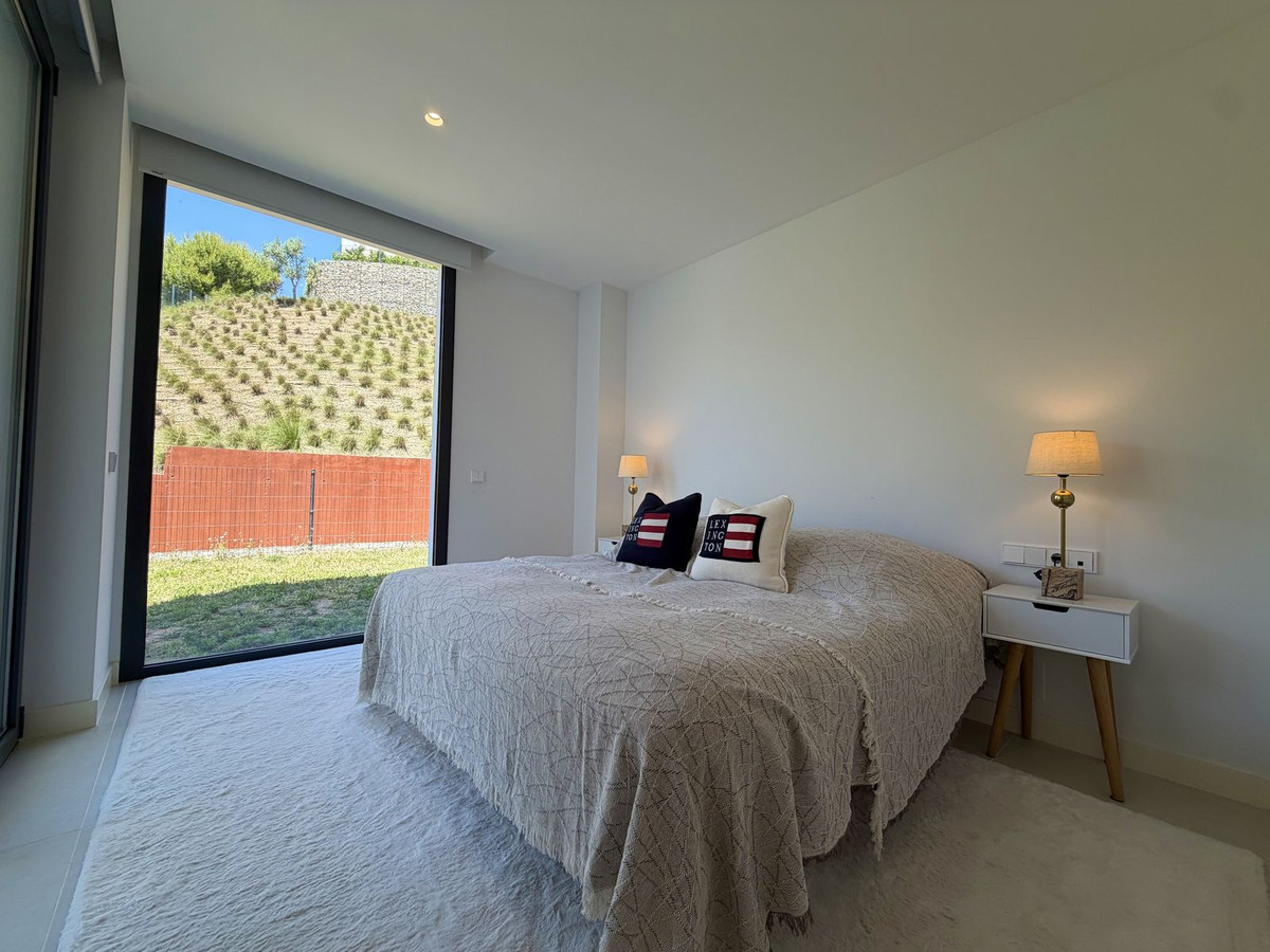 3 Bed Apartment for sale in Fuengirola Costa Del Sol, Málaga, Spain