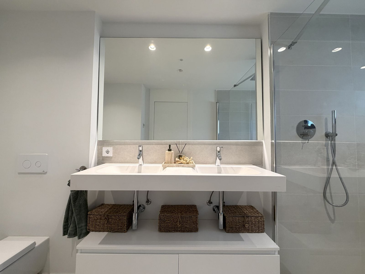 3 Bed Apartment for sale in Fuengirola Costa Del Sol, Málaga, Spain