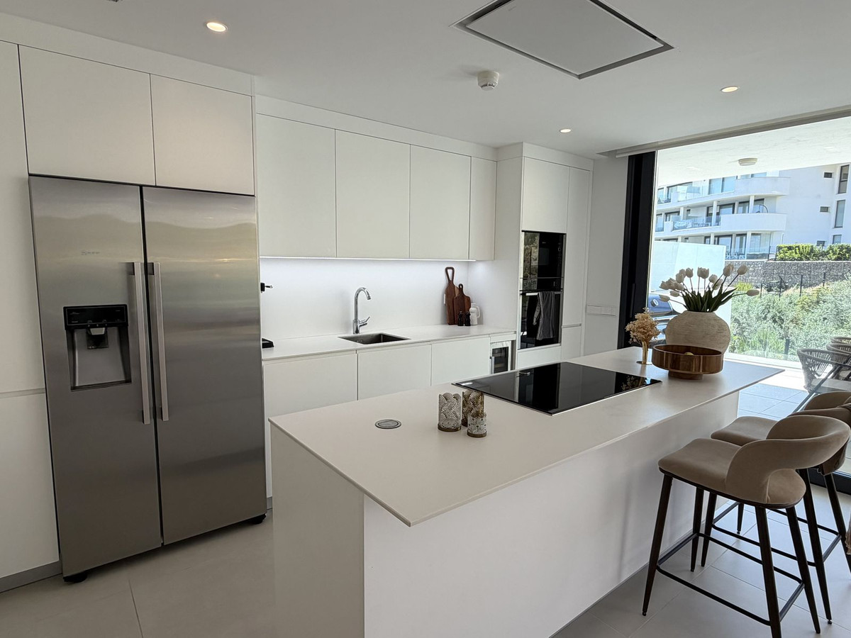 3 Bed Apartment for sale in Fuengirola Costa Del Sol, Málaga, Spain