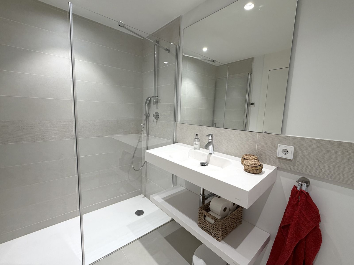 3 Bed Apartment for sale in Fuengirola Costa Del Sol, Málaga, Spain
