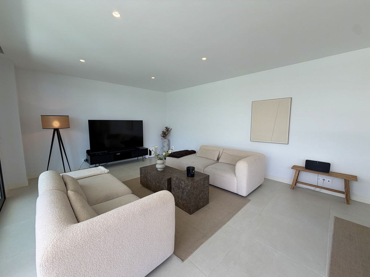 3 Bed Apartment for sale in Fuengirola Costa Del Sol, Málaga, Spain