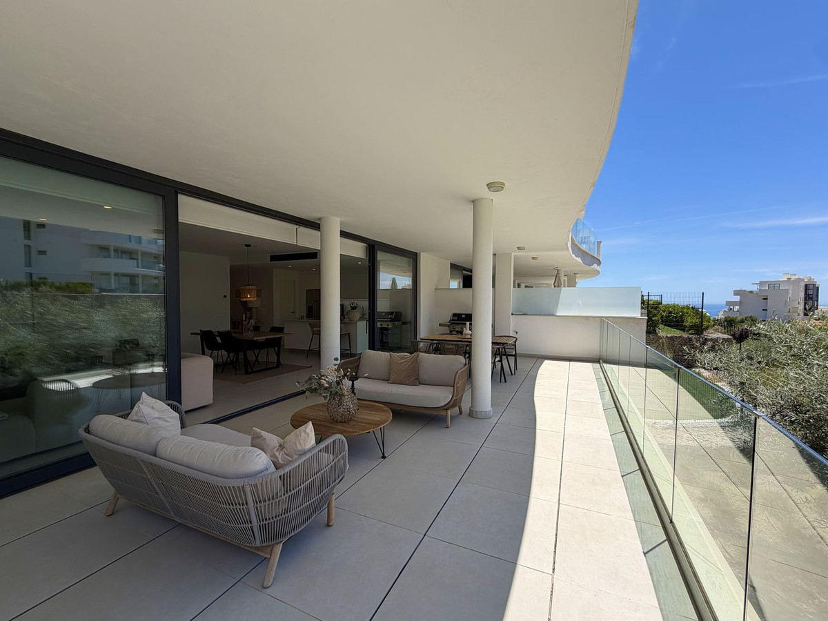 3 Bed Apartment for sale in Fuengirola Costa Del Sol, Málaga, Spain