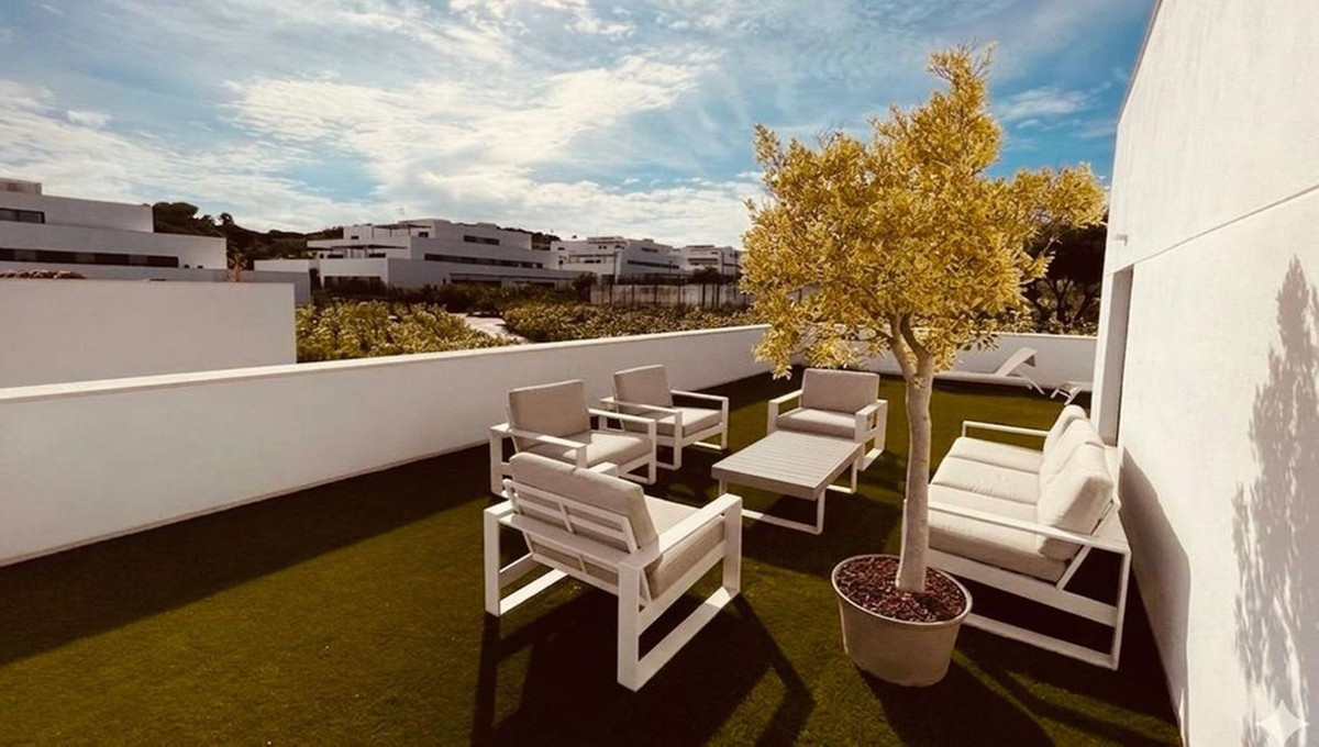 Se vende Apartamento Planta Media de 5 dormitorios en Costa Del Sol, Cadiz, España