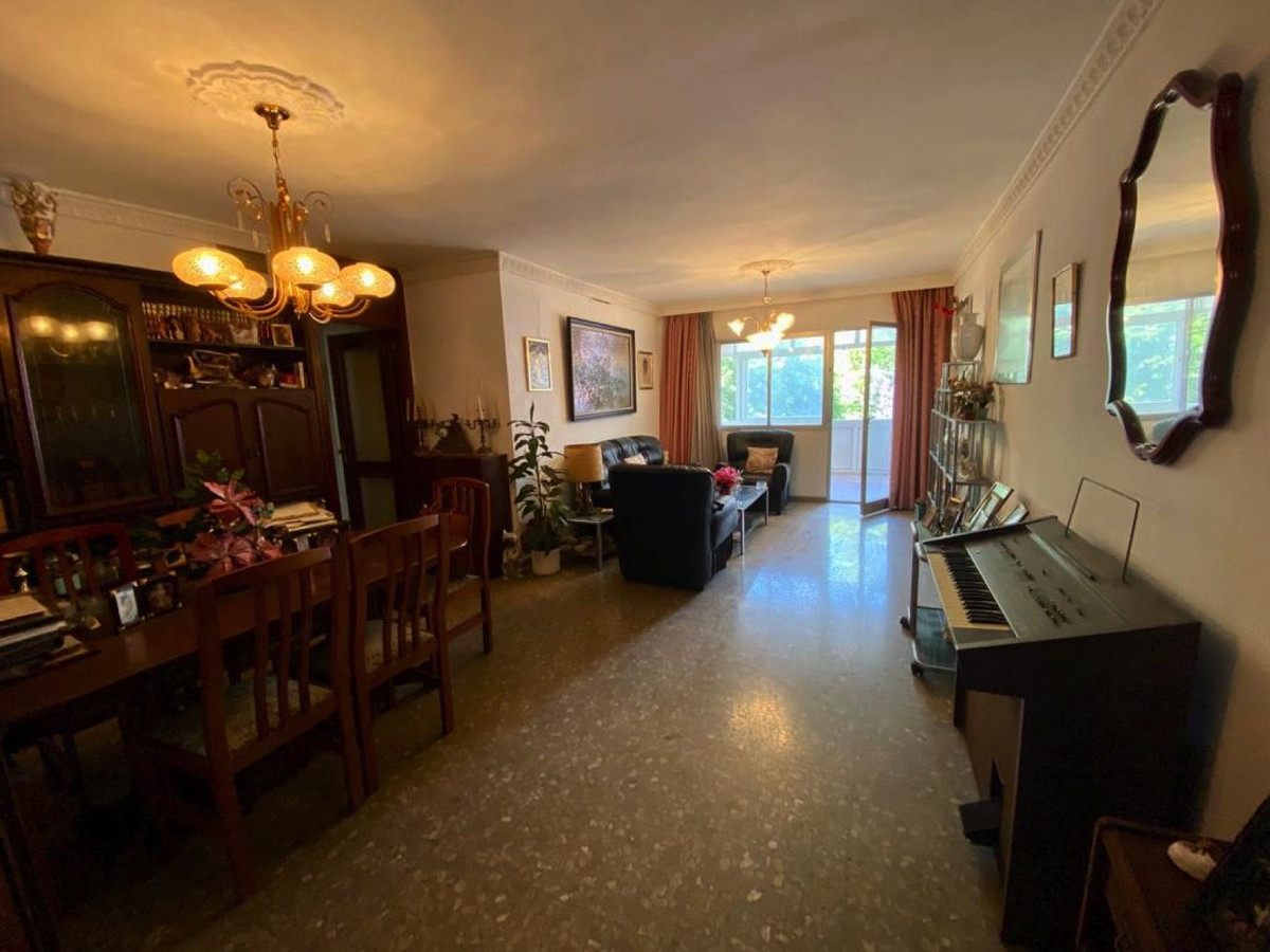 3 Bed Apartment for sale in Marbella Costa Del Sol, Málaga, Spain