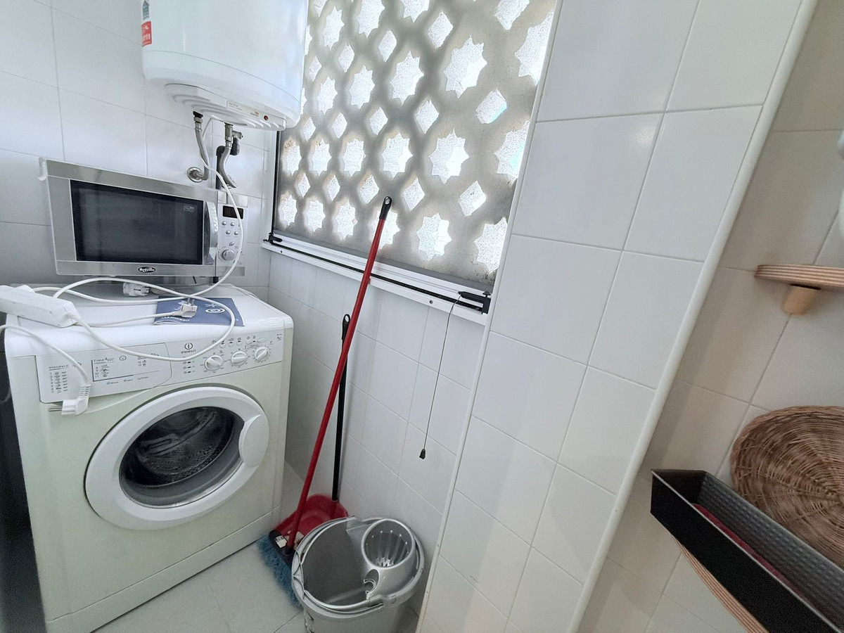 2 Bed Apartment for sale in Estepona Costa Del Sol, Málaga, Spain