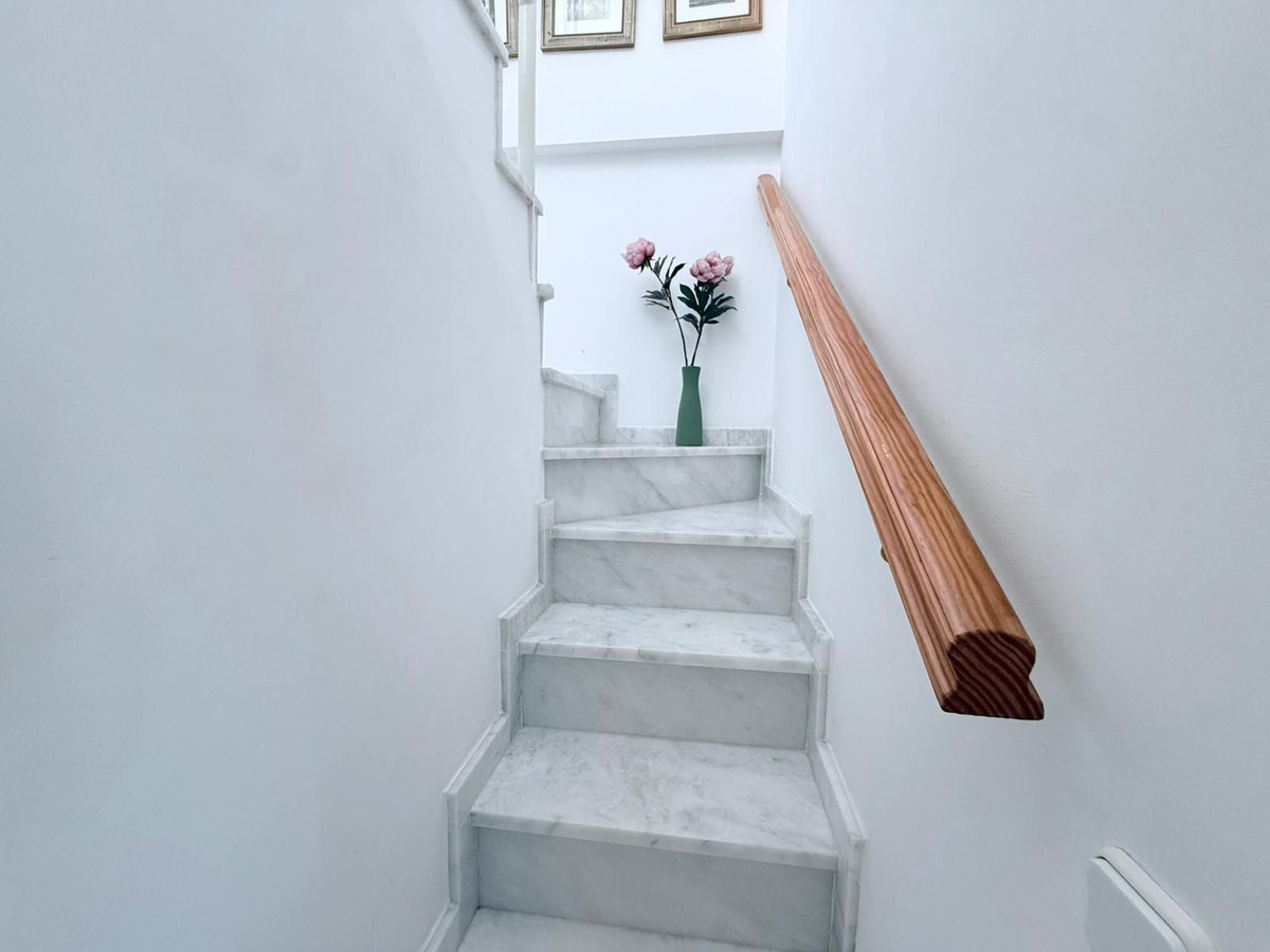 2 Bed Apartment for sale in Estepona Costa Del Sol, Málaga, Spain