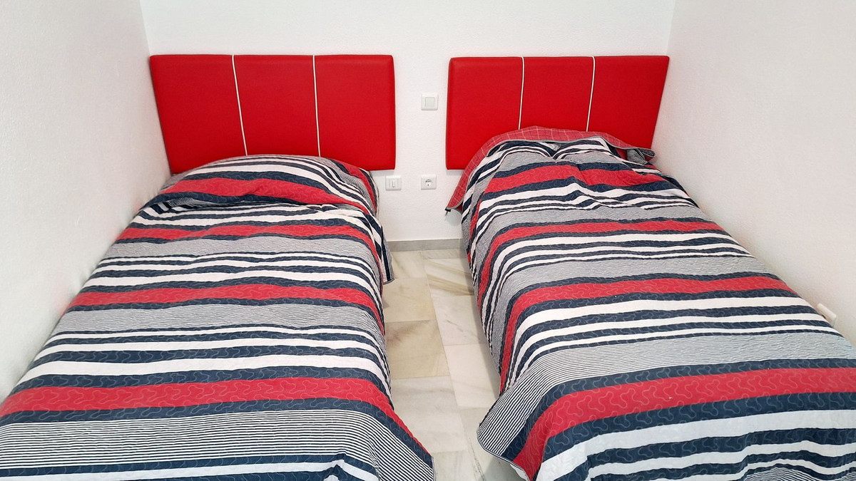 Se vende Apartamento Planta Baja de 3 dormitorios en Costa Del Sol, Málaga, España