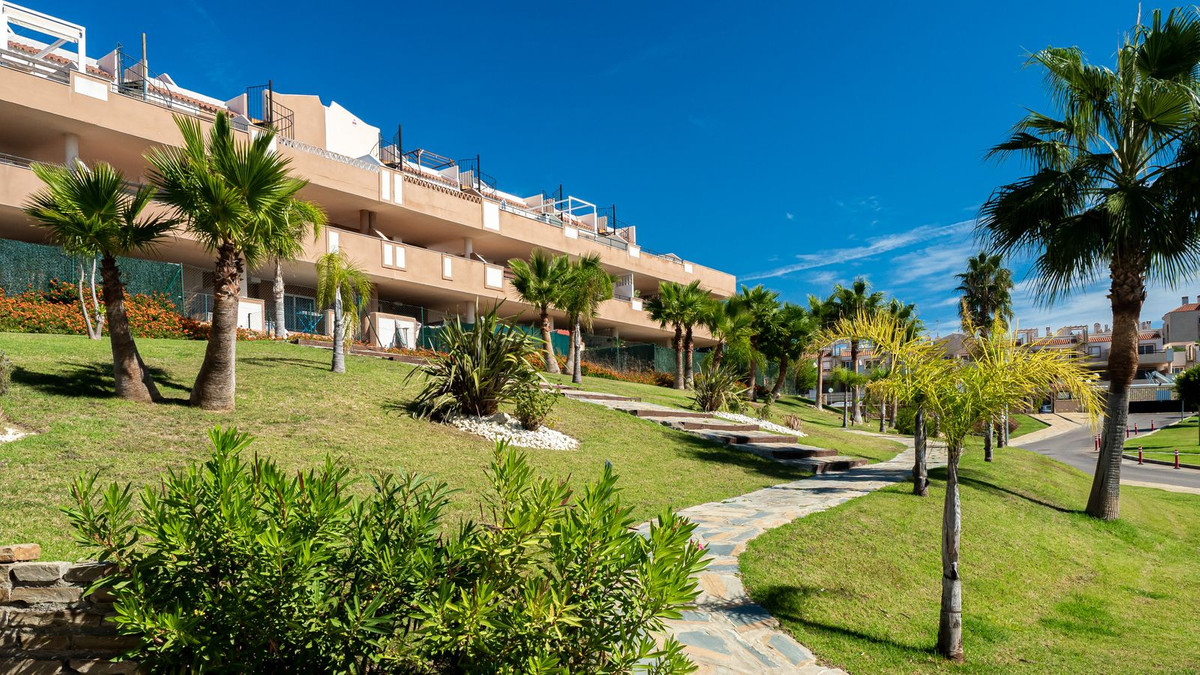 Se vende Apartamento Planta Baja de 3 dormitorios en Costa Del Sol, Málaga, España