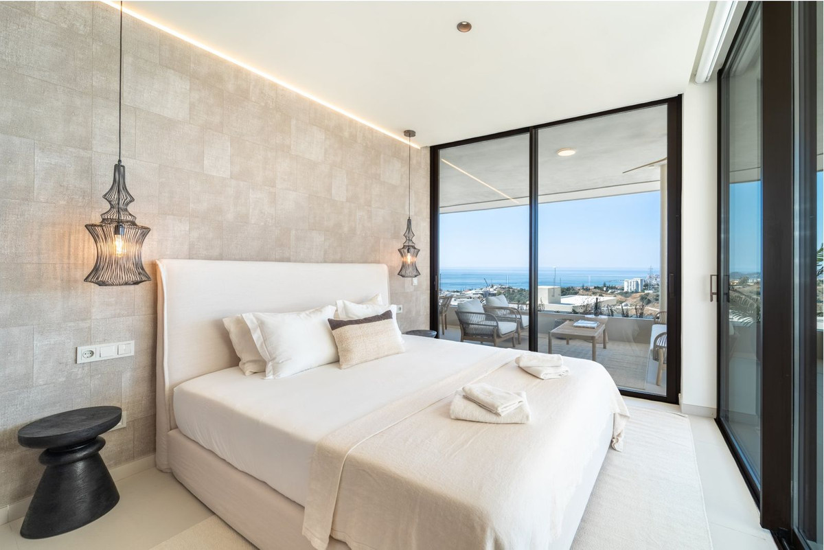 2 Bed Apartment for sale in Fuengirola Costa Del Sol, Málaga, Spain