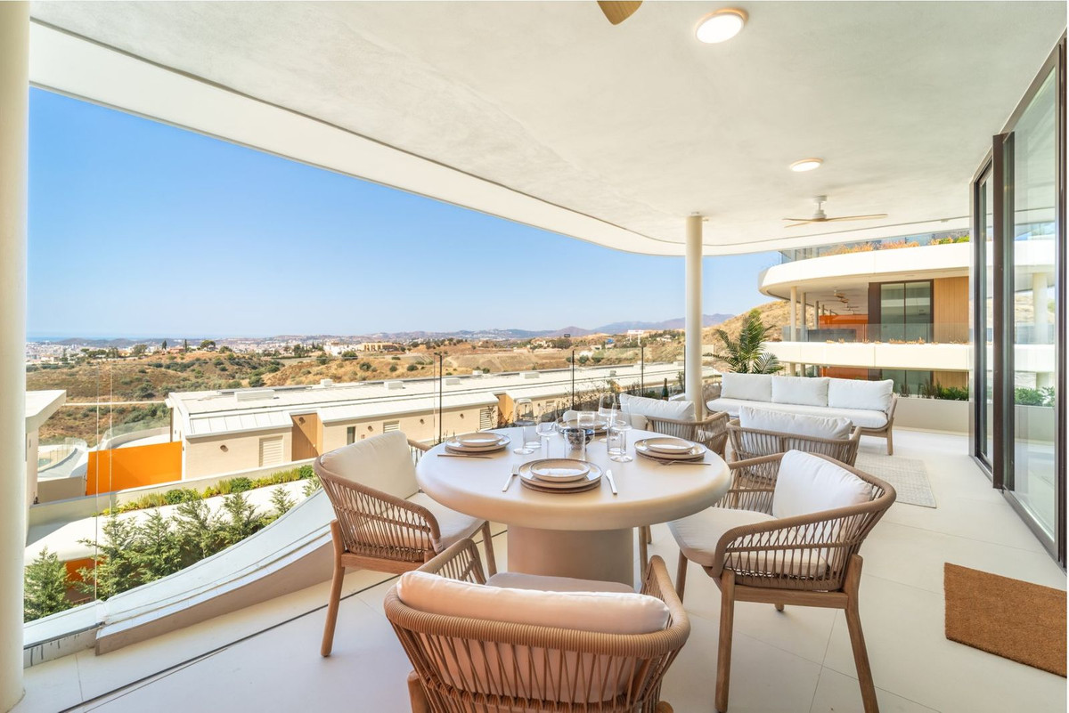 2 Bed Apartment for sale in Fuengirola Costa Del Sol, Málaga, Spain