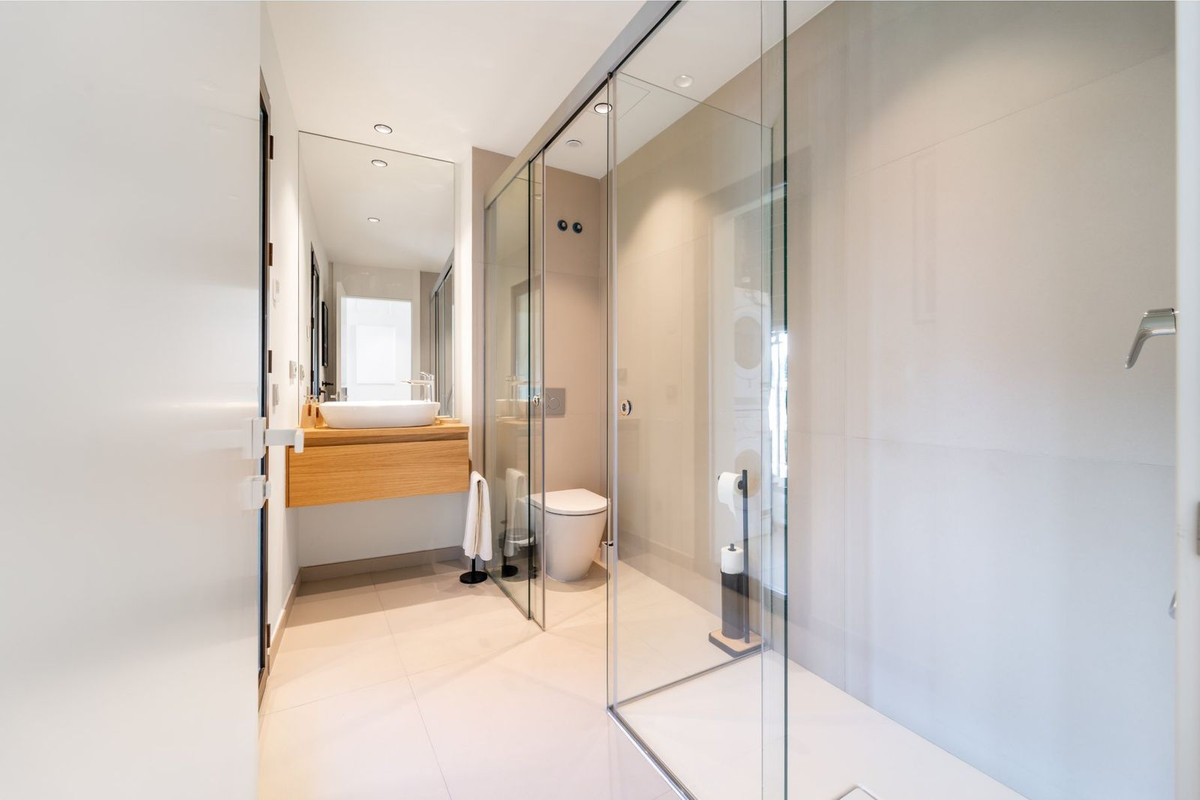 2 Bed Apartment for sale in Fuengirola Costa Del Sol, Málaga, Spain