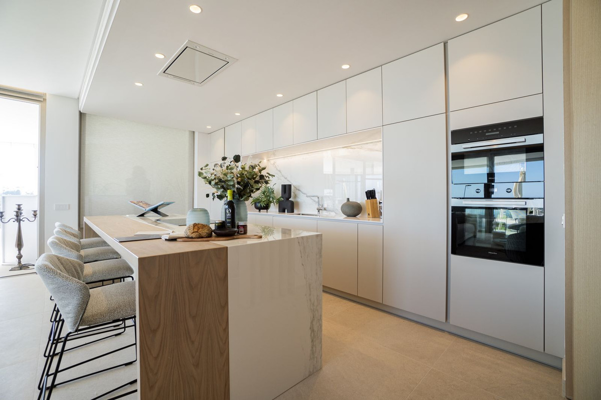 3 Bed Apartment for sale in La Quinta Costa Del Sol, Málaga, Spain