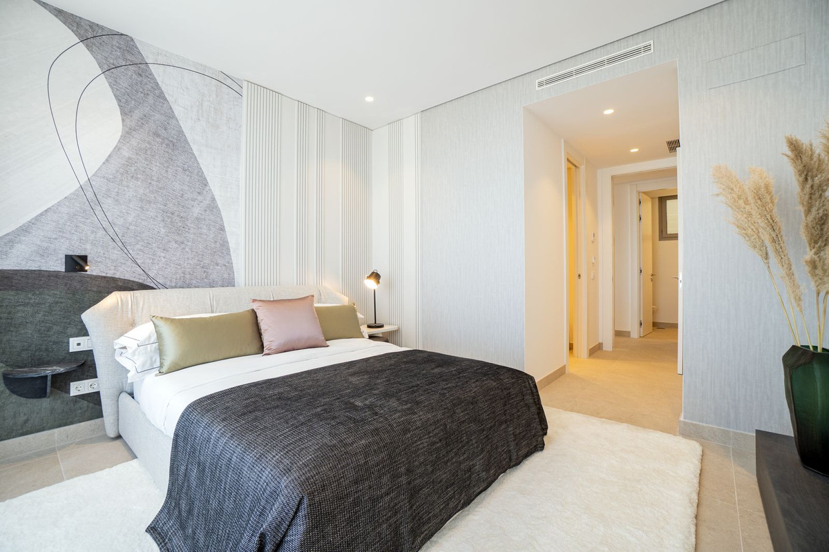 3 Bed Apartment for sale in La Quinta Costa Del Sol, Málaga, Spain