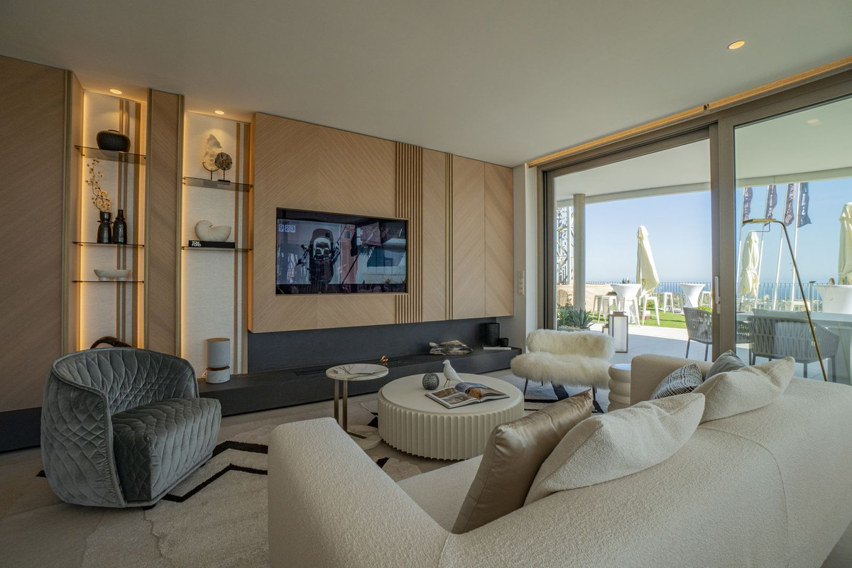 3 Bed Apartment for sale in La Quinta Costa Del Sol, Málaga, Spain