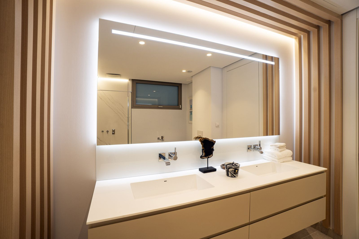 3 Bed Apartment for sale in La Quinta Costa Del Sol, Málaga, Spain